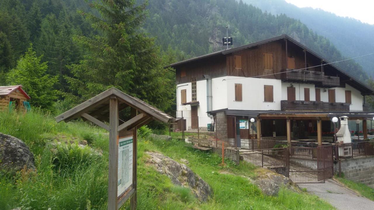 Rifugio Stella Alpina Hotel Saviore dell'Adamello Eksteriør billede