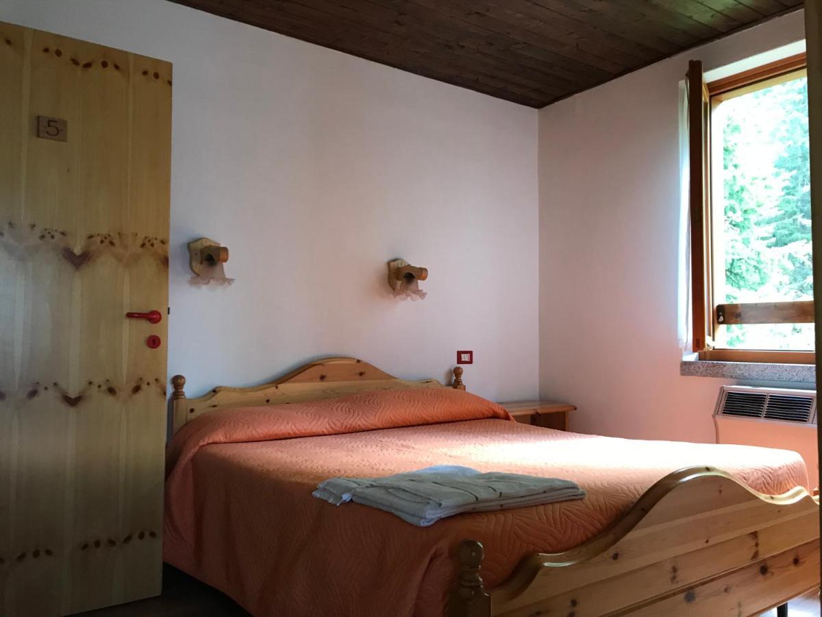 Rifugio Stella Alpina Hotel Saviore dell'Adamello Eksteriør billede