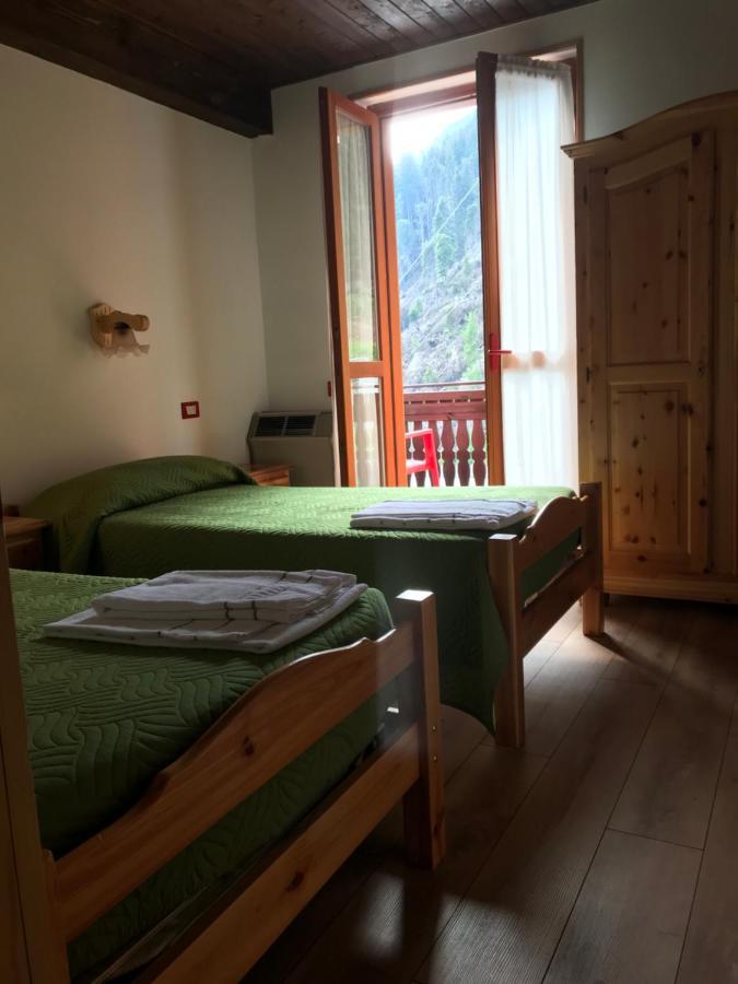 Rifugio Stella Alpina Hotel Saviore dell'Adamello Eksteriør billede